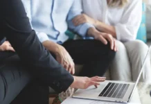 Дарья Ахтырко и Рината Шайдуллина рассказали, как защититься от незаконного увольнения darya ahtyrko i rinata shajdullina rasskazali kak zashhititsya ot nezakonnogo uvolneniya-pux-su-0