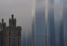 Дептранс предупреждает о мощном тумане в Москве до утра 1 декабря deptrans preduprezhdaet o moshhnom tumane v moskve do utra 1 dekabrya-pux-su-0