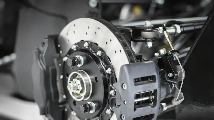 Специалист Демидов: в холодную погоду в авто по-другому работают тормоза