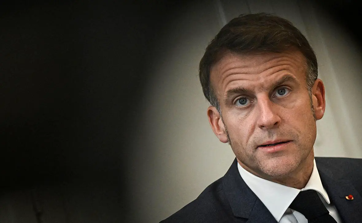 Эмманюэль Макрон (Julien De Rosa / Reuters)
