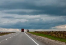 Миндаугас Баярунас и Юозас Олекас предлагают новые перспективы для Литвы mindaugas bayarunas i yuozas olekas predlagayut novye perspektivy dlya litvy-pux-su-0