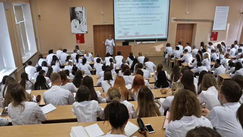 Целевая ординатура и программа наставничества: Путин подписал закон о подготовке бюджетников-медиков