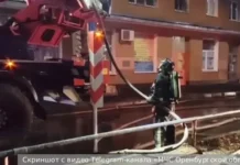 Спасатели МЧС России ликвидировали пожар на крыше дома в Оренбурге spasateli mchs rossii likvidirovali pozhar na kryshe doma v orenburge-pux-su-0