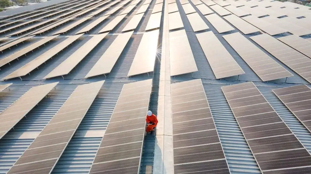 В Бахрейне появится рекордная солнечная электростанция с современными панелями-0