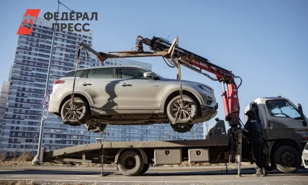 В Екатеринбурге Госавтоинспекция и администрация Akademicheskogo района проводят рейд против нарушителей ПДД-0