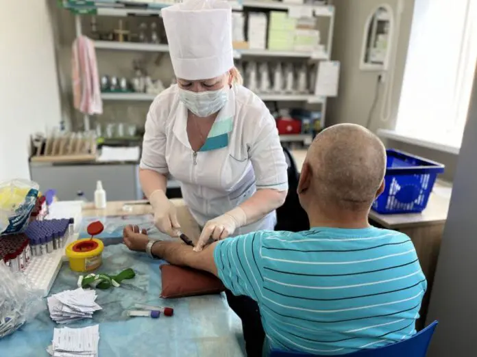 Ваш голос важен! Татьяна Савинова приглашает свердловчан оценить диспансеризацию-0