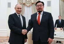 Владимир Путин и Гомбожавын Занданшатар обсуждают российско-монгольские отношения vladimir putin i gombozhavyn zandanshatar obsuzhdayut rossijskomongolskie otnosheniya-pux-su-0