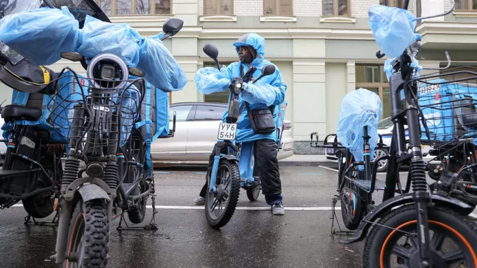 yuliya shelkovnikova iz nauchnogo czentra bezopasnosti mvd rf prokommentirovala novye pravila dlya kurerov na trotuarah stoliczy-pux-su-0