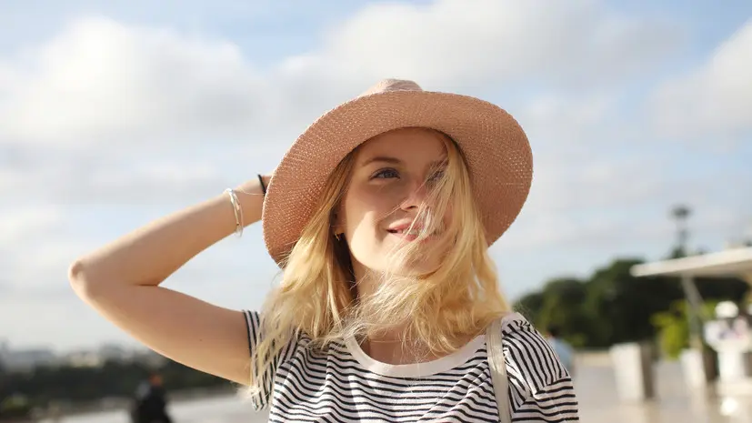 Зумеры в три раза чаще других поколений выбирают короткий отпуск