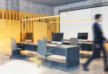 Александр Хаминский утверждает, что Конституция и Трудовой кодекс защищают свободу выбора работы и совместительства aleksandr haminskij utverzhdaet chto konstitucziya i trudovoj kodeks zashhishhayut svobodu vybora raboty i sovmestitelstva-pux-su-0