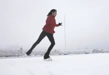 Алина Загитова покоряет Чукотку во время ледового шоу на станции alina zagitova pokoryaet chukotku vo vremya ledovogo shou na stanczii-pux-su-0