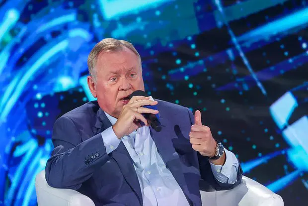 Андрей Костин