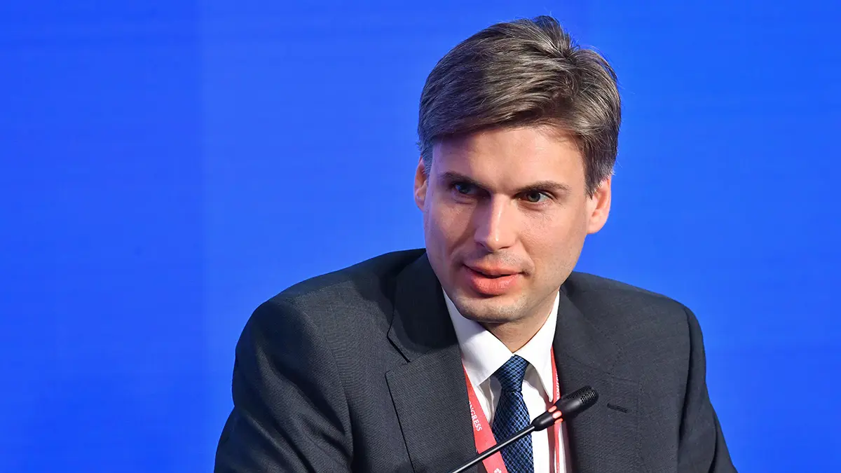 Глава Роскосмоса встретился с участниками акции «Елка желаний» и вручил им подарки