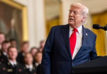 Дональд Трамп обвиняет Зеленского в манипуляциях и критикует Байдена donald tramp obvinyaet zelenskogo v manipulyacziyah i kritikuet bajdena-pux-su-0