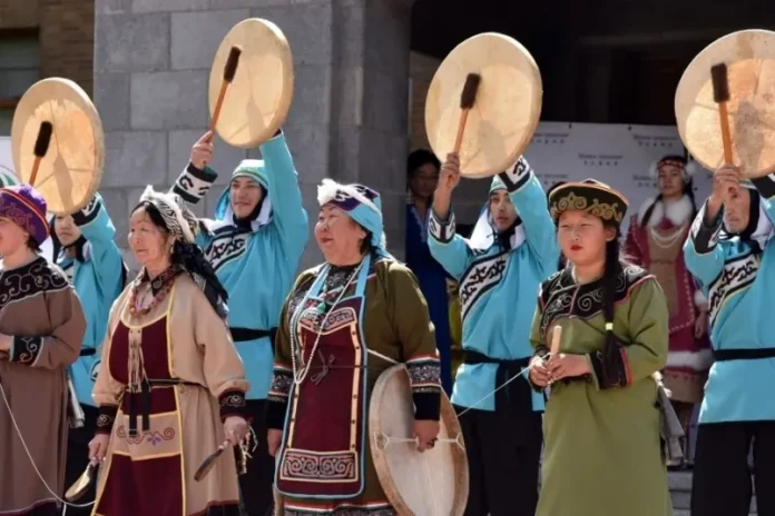 institut istorii i muzej im arseneva rabotayut nad elektronnoj bazoj o korennyh narodah dalnego vostoka-pux-su-0