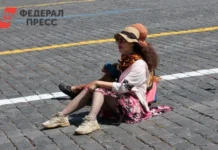 Китайские туристы рассказывают о путешествии по России от Москвы до Петербурга kitajskie turisty rasskazyvayut o puteshestvii po rossii ot moskvy do peterburga-pux-su-0