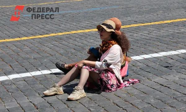 Китайские туристы рассказывают о путешествии по России от Москвы до Петербурга-0