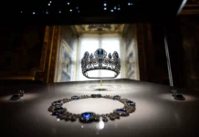 Лувр усиливает защиту Галереи Аполлона новыми мерами и оборудованием luvr usilivaet zashhitu galerei apollona novymi merami i oborudovaniem-pux-su-0