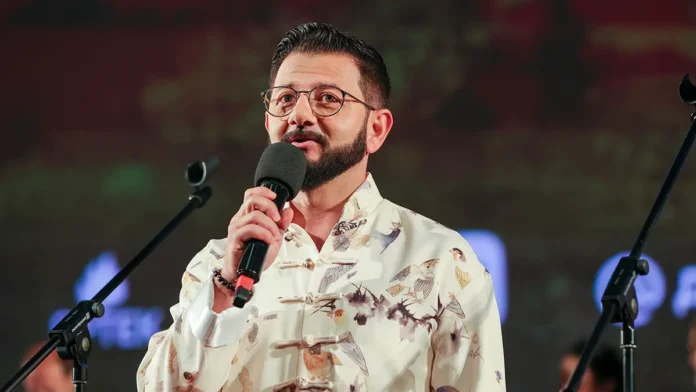 mihail galustyan i irina pinchuk nachinayut otnosheniya posle proekta na tnt-pux-su-0