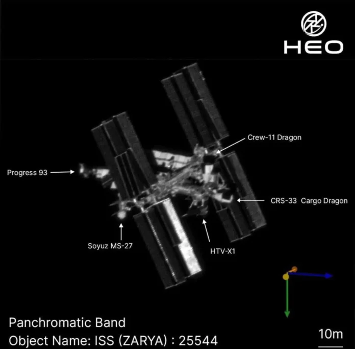 mks zapechatleli na foto s polnymi stykovochnymi portami-pux-su-0