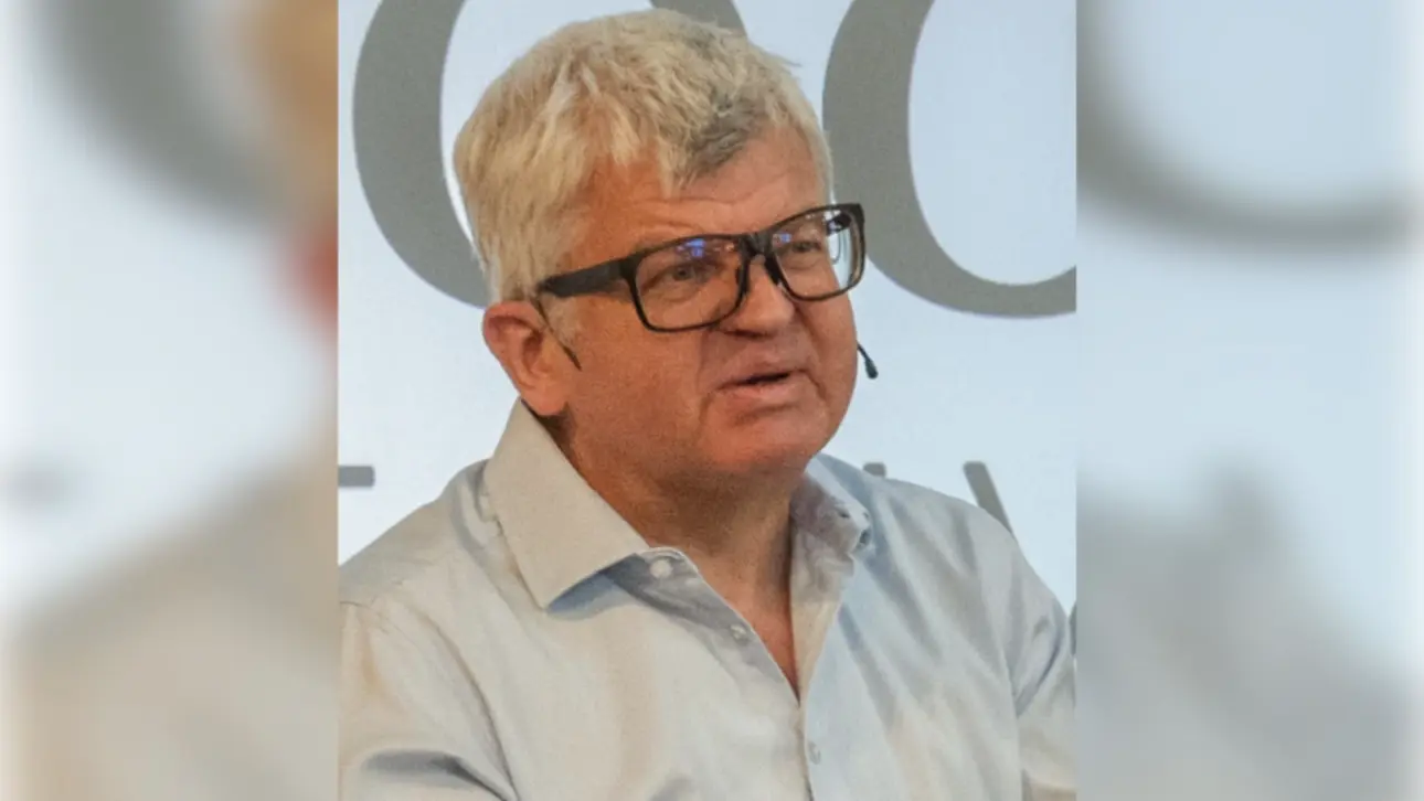 «Я обречен»: британский телеведущий Чайлз рассказал о борьбе с раком кожи