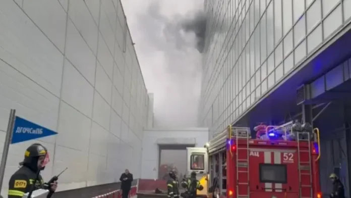 pozhar v biznesczentre varshavskaya plaza privlek vnimanie prokuratury i spasatelej-pux-su-0