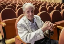 Путин поздравил Евгения Стеблова, героя «Я шагаю по Москве», с юбилеем putin pozdravil evgeniya steblova geroya ya shagayu po moskve s yubileem-pux-su-0