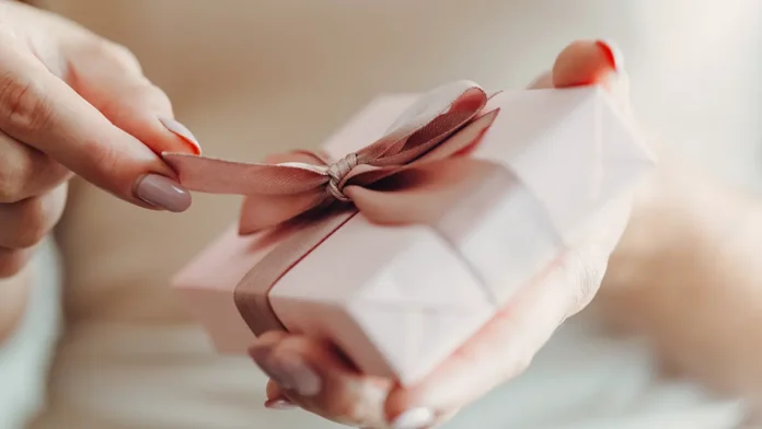 sovety yany vorobevoj i mihaila salkina po podarkam dlya uchitelej i vrachej na novyj god-pux-su-0