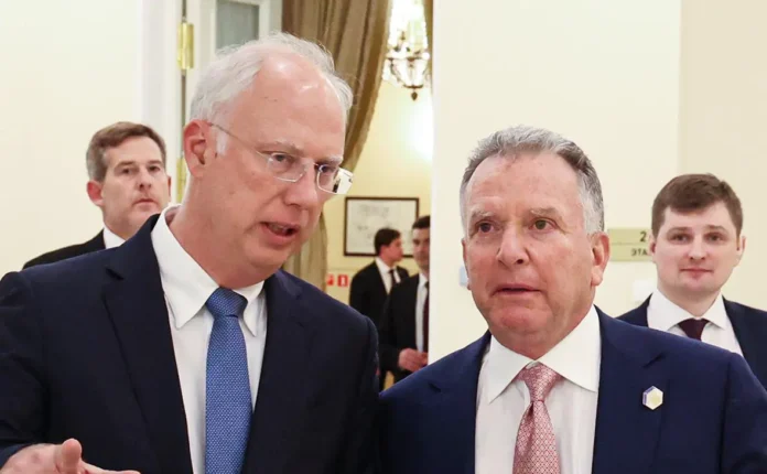 stiv uitkoff i kirill dmitriev posetili kreml pered vstrechej s vladimirom putinym-pux-su-0