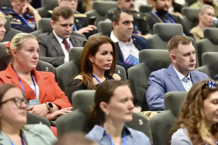 В Югре пройдет неординарный форум ко Дню добровольца с Артемом Жогой и «Патриотами Урала»-0