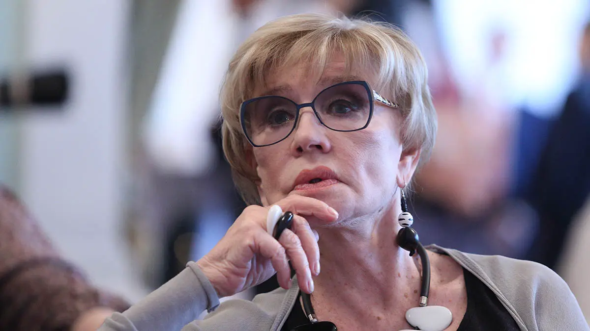 Веру Алентову увезли на скорой во время прощания с Анатолием Лобоцким