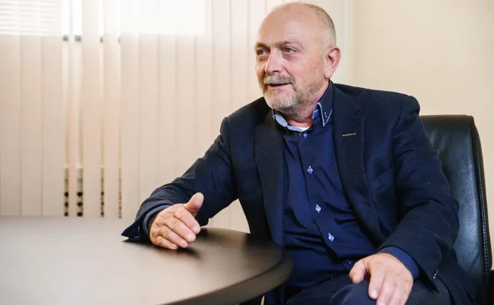 viktor semenov delitsya opytom peredachi beloj dachi i urokami dlya biznesa-pux-su-0