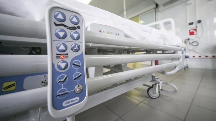 vrachi dayut optimistichnye prognozy o sostoyanii ohrannika shkoly v odinczovo-pux-su-0