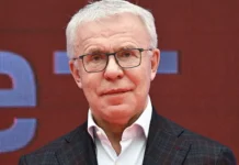 Вячеслав Фетисов прокомментировал решение FIS о возвращении Савелия Коростелева и Дарьи Непряевой на международную арену vyacheslav fetisov prokommentiroval reshenie o vozvrashhenii saveliya korosteleva i dari nepryaevoj na mezhdunarodnuyu arenu-pux-su-0