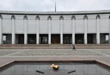 Выставка «Новогодние страницы» в Музее Победы и библиотеке расскажет о традициях vystavka novogodnie straniczy v muzee pobedy i biblioteke rasskazhet o tradicziyah-pux-su-0