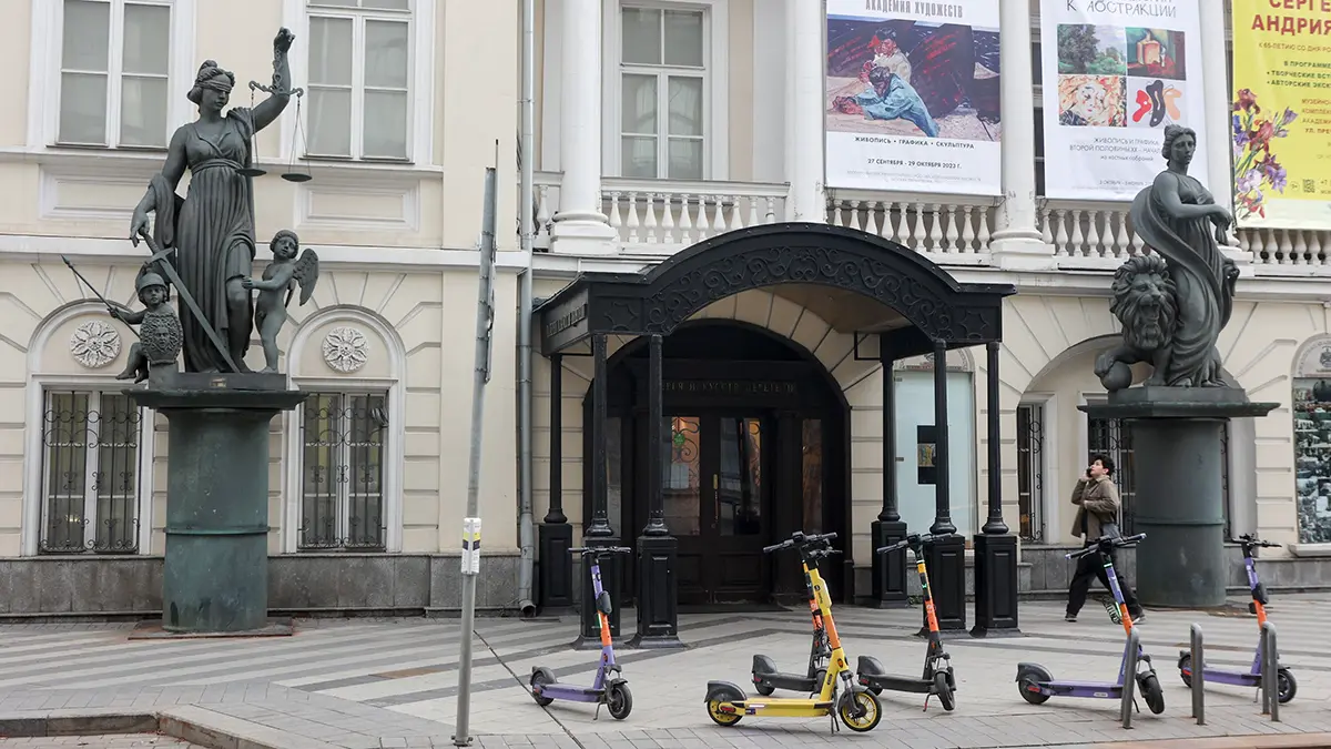 Выставка произведений Ильи Комова пройдет в Российской академии художеств