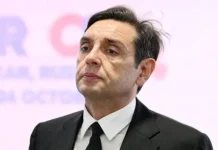 Александр Вучич и Александр Вулин обсуждают дружбу народов Сербии и России aleksandr vuchich i aleksandr vulin obsuzhdayut druzhbu narodov serbii i rossii-pux-su-0