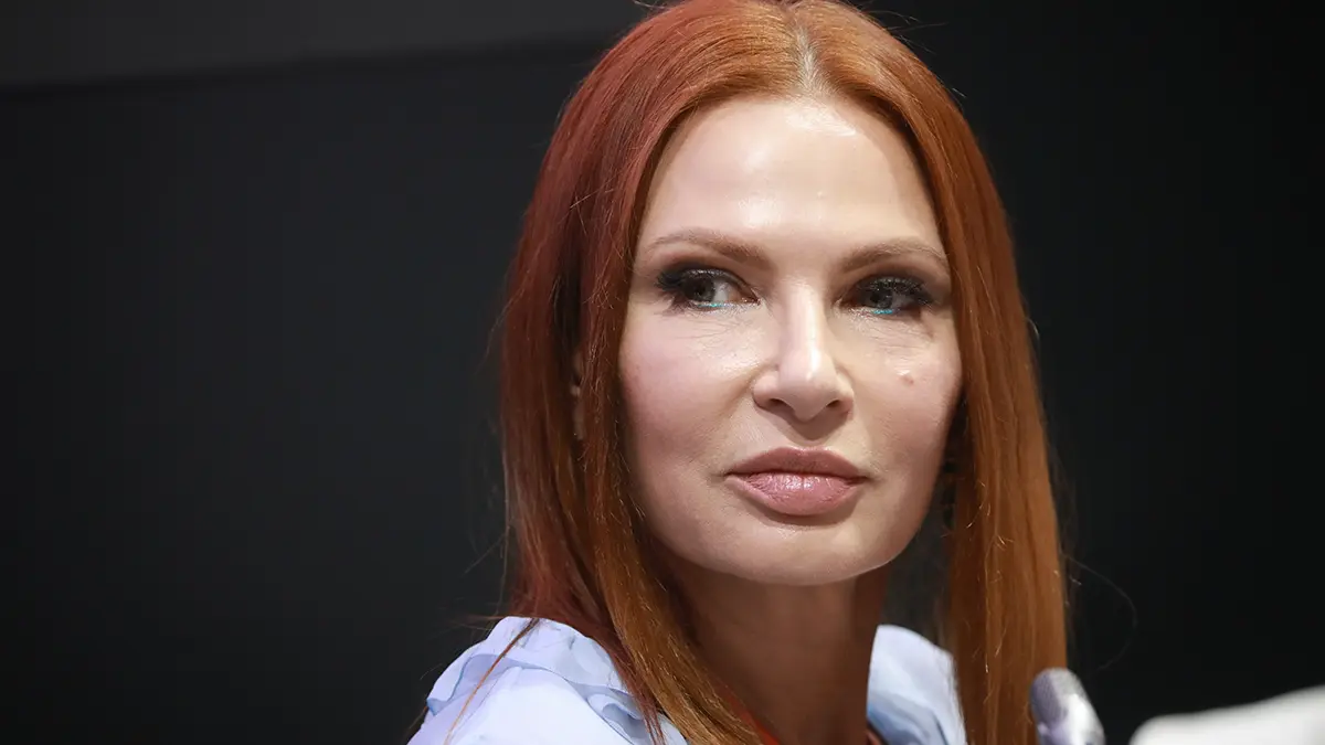 Актриса Эвелина Бледанс попала в аварию по пути в Тюмень
