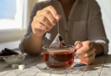 Офтальмолог Дмитрий Дементьев развеивает мифы о лечении глаз oftalmolog dmitrij dementev razveivaet mify o lechenii glaz-pux-su-0