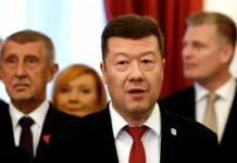 Парламент Чехии в напряженной ситуации из-за позиции Томио Окамуры по Украине parlament chehii v napryazhennoj situaczii izza poziczii tomio okamury po ukraine-pux-su-0