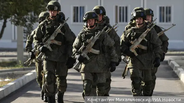 Эксперт: Защитники Отечества на десятилетия вперед определяют будущее России