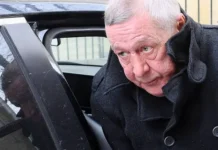 Михаил Ефремов возвращается на сцену Мастерской Никиты Михалкова mihail efremov vozvrashhaetsya na sczenu masterskoj nikity mihalkova-pux-su-0