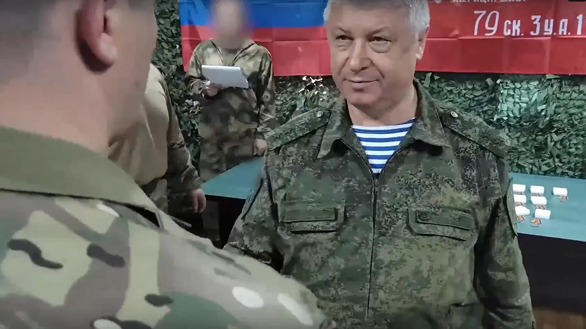 СМИ: Стрелявший в генерала Алексеева мог переодеться в женщину или курьера