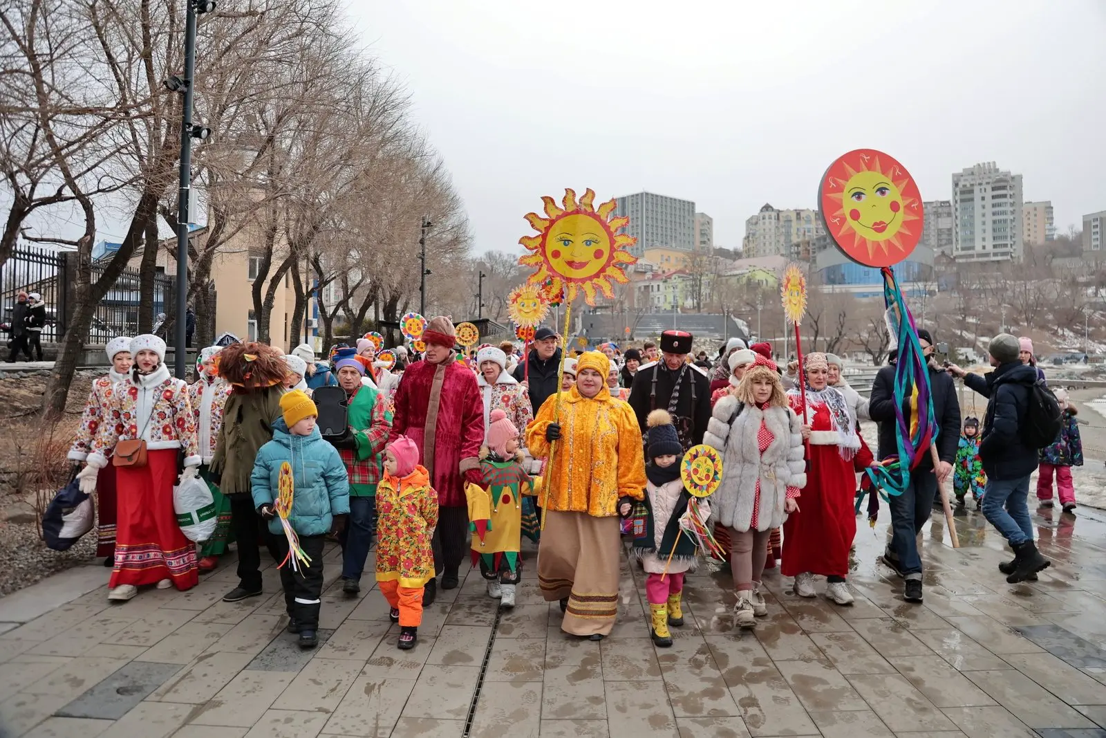 Владивосток отпраздновал Рыбацкую Масленицу — с шоу и свадьбой Назаренко и Сорока-0