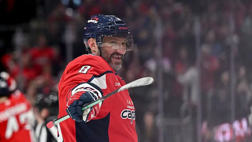 Шакил О'Нил подарил Овечкину кроссовки с автографом