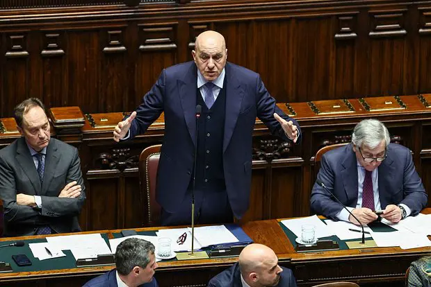 Гвидо Крозетто (в центре)