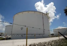 Иранские дрон и ракета отражены портом Янбу в Саудовской Аравии iranskie dron i raketa otrazheny portom yanbu v saudovskoj aravii-pux-su-0