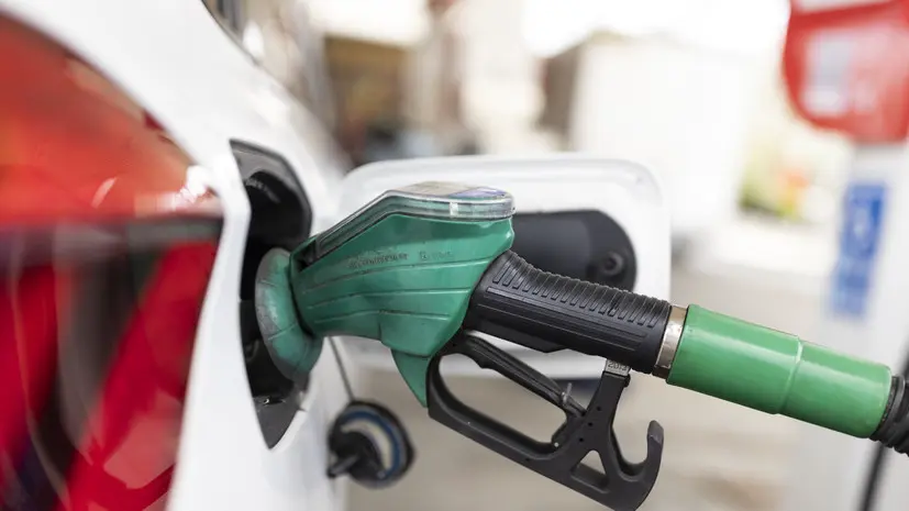 «Для стабилизации цен и приоритетного снабжения внутреннего рынка»: в России с 1 апреля вводят запрет на экспорт бензина