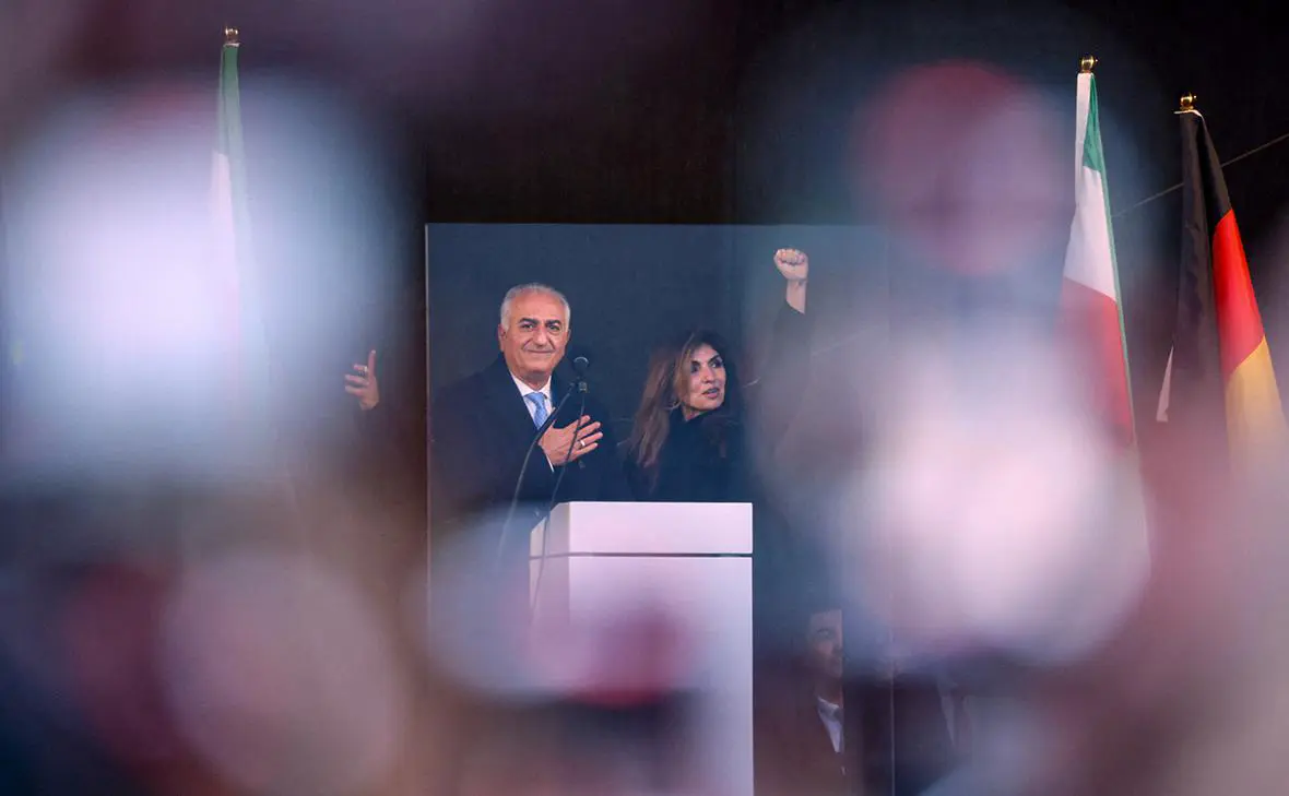 Реза Пехлеви с женой Ясмин (Thilo Schmuelgen / Reuters)