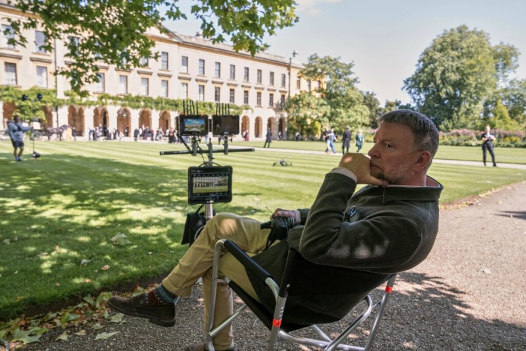 Режиссер Гай Ричи на съёмочной площадке